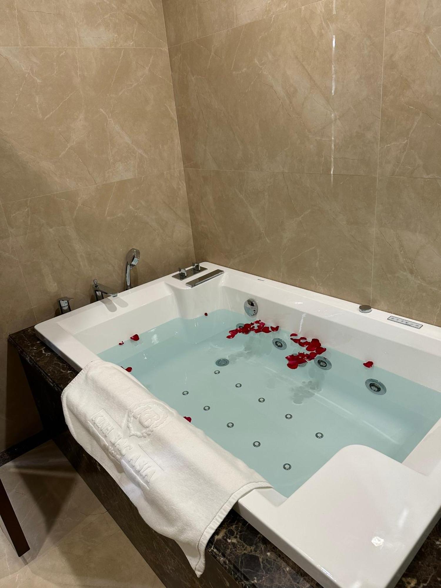 Kinh Bac Palace Hotel Bắc Ninh Exteriör bild