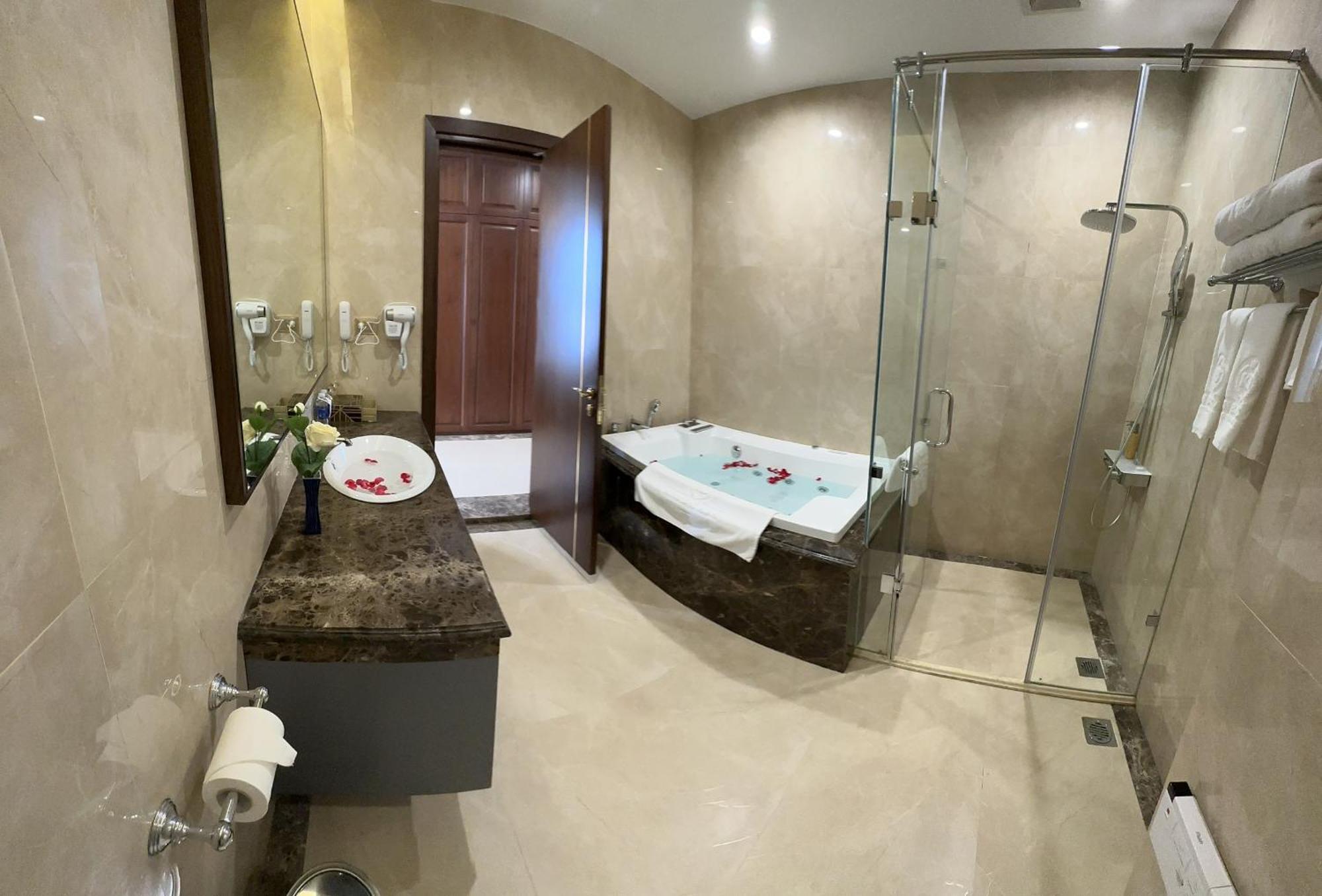 Kinh Bac Palace Hotel Bắc Ninh Exteriör bild